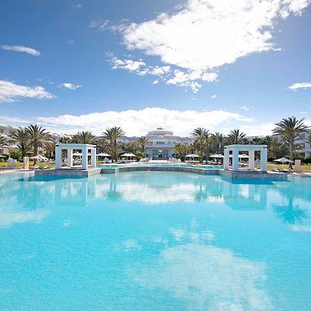 Radisson Blu Palace Resort & Thalasso, Djerba Mezraia Eksteriør billede The swimming pool at the hotel