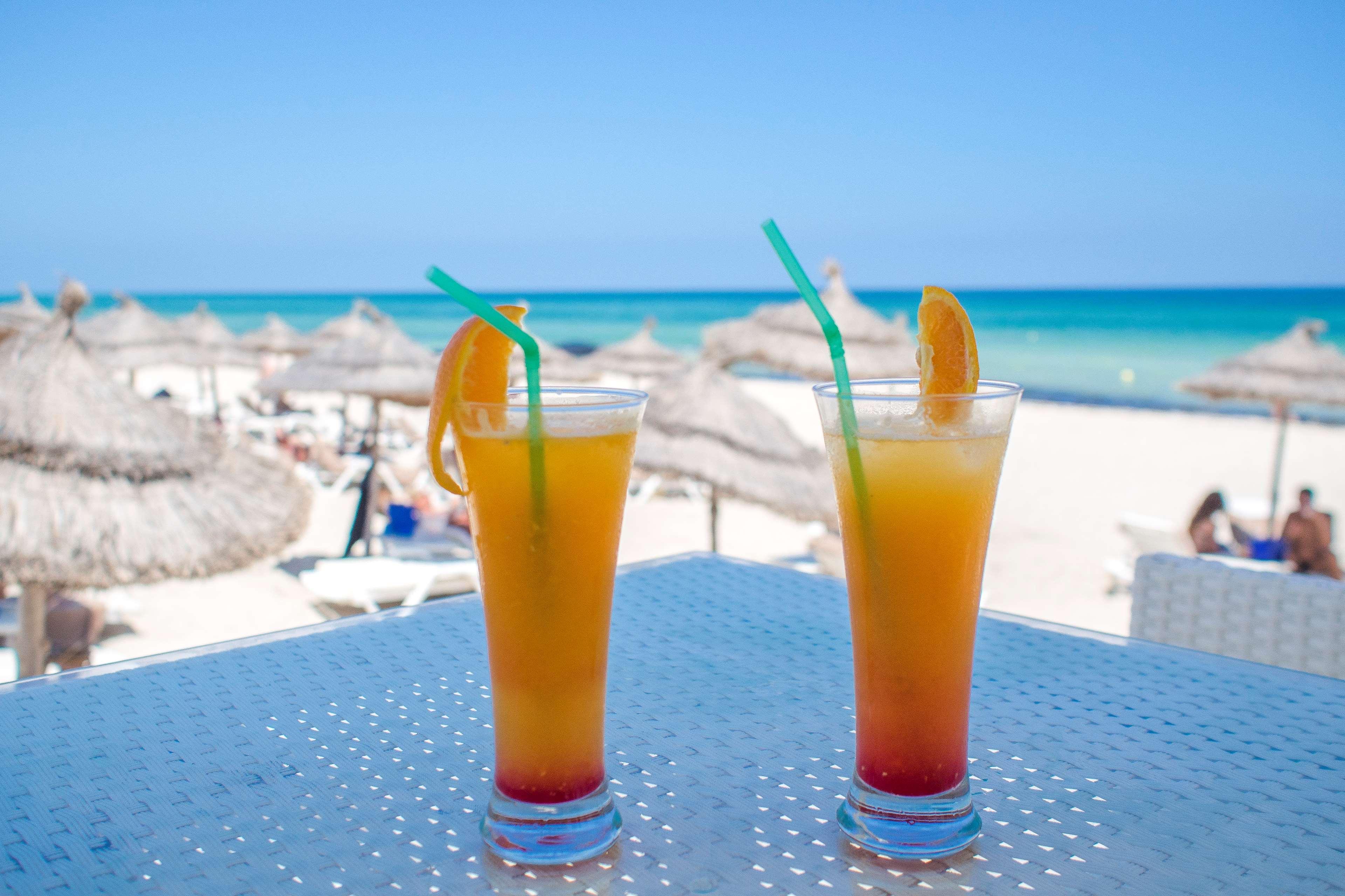 Radisson Blu Palace Resort & Thalasso, Djerba Mezraia Eksteriør billede Two tequila sunrises