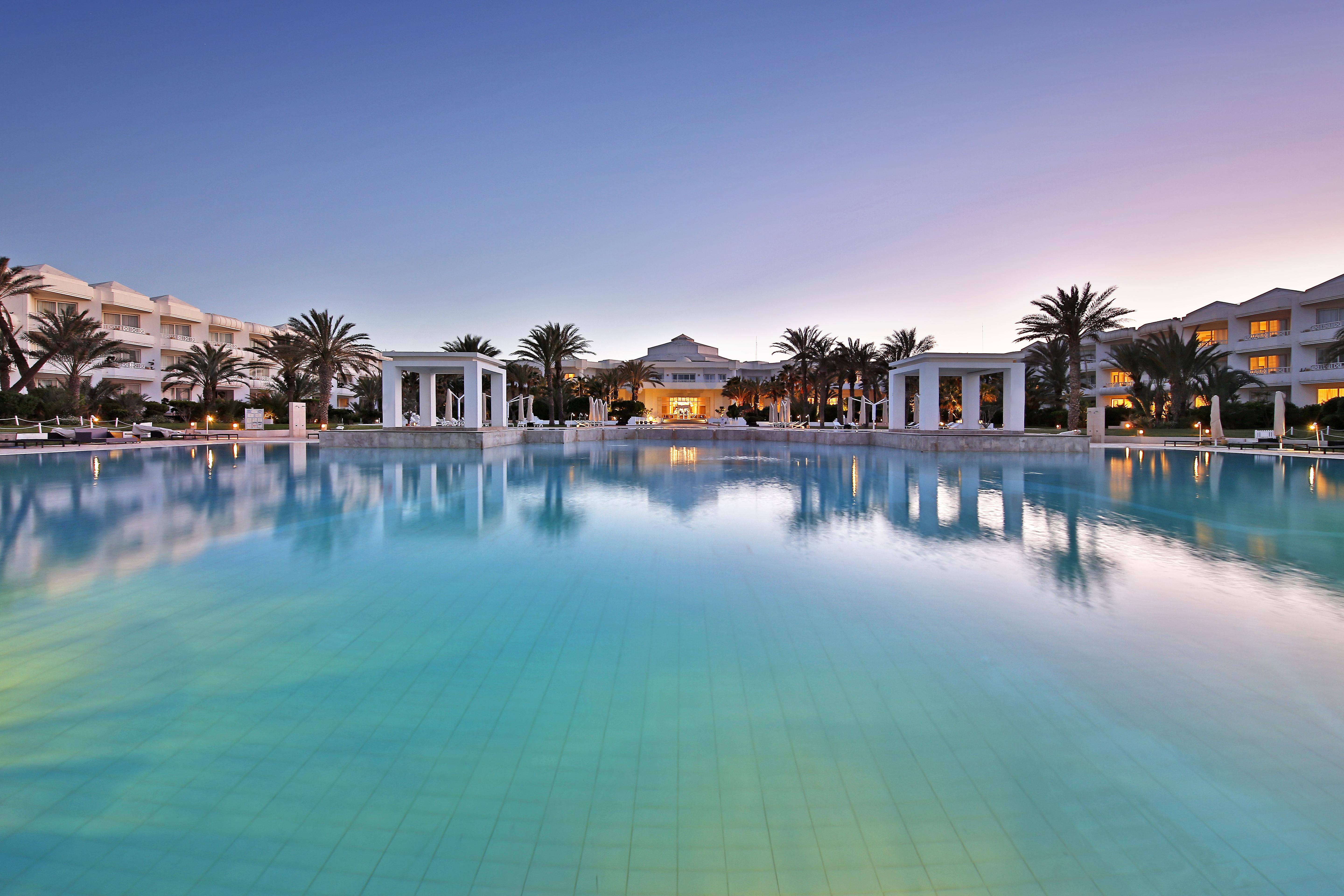 Radisson Blu Palace Resort & Thalasso, Djerba Mezraia Eksteriør billede The Royal Mirage Hotel